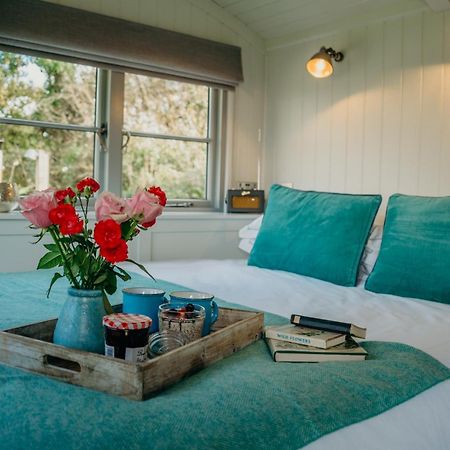 Blatchford Briar - Award Winning Private Shephards Huts With Their Own Secluded Hot Tubs Milton Abbot Eksteriør bilde