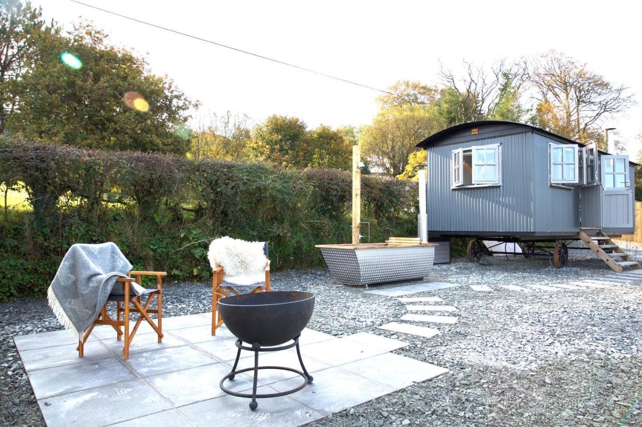 Blatchford Briar - Award Winning Private Shephards Huts With Their Own Secluded Hot Tubs Milton Abbot Eksteriør bilde