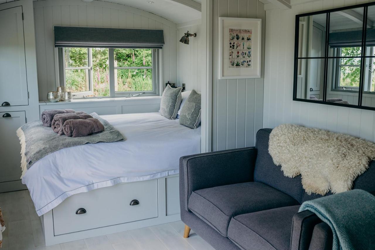 Blatchford Briar - Award Winning Private Shephards Huts With Their Own Secluded Hot Tubs Milton Abbot Eksteriør bilde