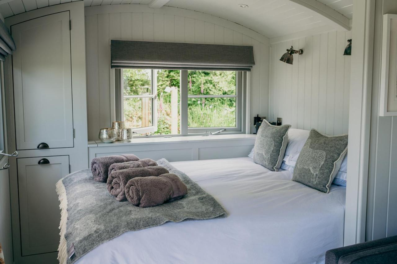 Blatchford Briar - Award Winning Private Shephards Huts With Their Own Secluded Hot Tubs Milton Abbot Eksteriør bilde